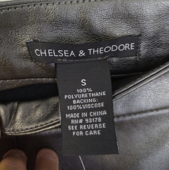 Chelsea & Theodore Faux Leather Pants NWT - Picture 9 of 9